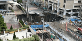 انهيار أرضي يبتلع شارعا رئيسيا في تايلاند