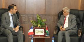 التربية" والقنصلية الفرنسية تؤكدان على توسيع التعاون لدعم التعليم في فلسطين