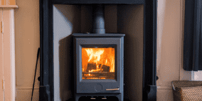 دراسة صادمة: مواقد الحطب العصرية مضرة للرئة بقدر التدخين