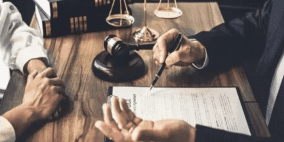 محامي لراية: وقف المسؤولين في قضايا الفساد يتم عند قرار الاتهام