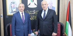 وزير الداخلية يلتقي سفير الجمهورية التركية لدى دولة فلسطين