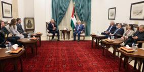 الرئيس عباس يستقبل رئيس مكتب الممثلية الكندية لدى فلسطين