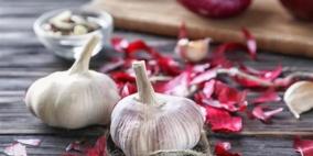 هل تناول الثوم والبصل والزنجبيل نيئة مفيد لصحة قلبك؟