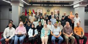 ممثل الرئيس وسفير فلسطين يلتقيان طلبة مخيمات لبنان الحاصلين على منح دراسية إلى الجزائر