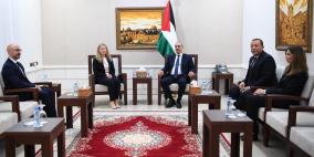 نائب الرئيس حسين الشيخ يلتقي بالقنصل البريطانية العامة هيلين وينترتون