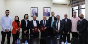 وزارة الاقتصاد الوطني و"بال تريد" توقعان مذكرة تفاهم لتطوير وتنمية الصادرات الوطنية