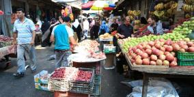 خاص| سياسة تجويع ممنهجة.. الاحتلال يمنع دخول المواد الأساسية لغزة ويُغرق الأسواق بالكماليات