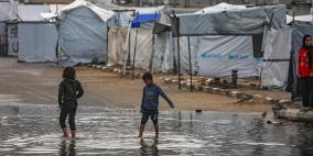 الأونروا: مئات آلاف النازحين في غزة يواجهون الشتاء بخيام مهترئة دون أساسيات الحياة
