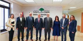 وزير الصناعة يزور جامعة بيرزيت ويبحث آفاق التعاون