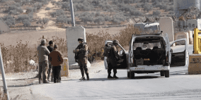 الاحتلال ينصب حاجزا عسكريا في المغير شرق رام الله