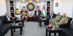 وزير الداخلية يتفقد محافظة أريحا والأغوار ويقدم محاضرة لدورة كبار الضباط الـ23