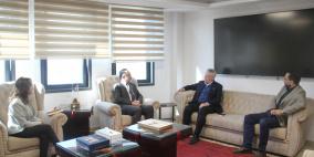 الميمي يلتقي مدير مكتب اليونيسيف بفلسطين ويؤكد عمق الشراكة الإنسانية في قطاع المياه