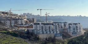 خاص| الاحتلال ينزع ملكية عشرات الدونمات في قلنديا لصالح التوسع الاستيطاني