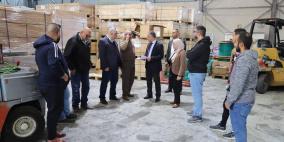 رئيس سلطة الطاقة يشرف على استلام مواد كهربائية لإعادة اعمار قطاع الطاقة في غزة