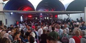 "عذاب الجسر" يعود بقسوة.. انتظار مرعب يتجاوز 11 ساعة على معبر الكرامة