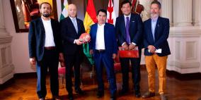 سفير فلسطين لدى بوليفيا وحاكم ولاية سوكري يبحثان آفاق التعاون