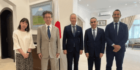 السفير أبو الرب يلتقي المساعد الخاص لوزير الخارجية الياباني