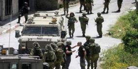 الاحتلال ينتشر في شوارع مدينة طولكرم ويصدم مركبات
