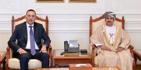 السفير الرويضي يطلع وزير الإعلام العُماني على الأوضاع في فلسطين