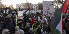 بينهم يهود.. احتجاجات أمام البيت الأبيض رفضا لاستمرار الحرب