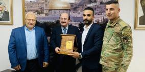 بلدية أريحا تكرم المستشار الاقتصادي الدكتور سمير جراد