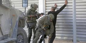 قوات الاحتلال تعتقل عددا من العمال شرق بيت لحم