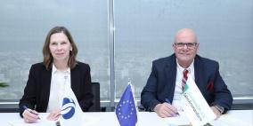 بنك القاهرة عمان يوقع اتفاقية تمويل بقيمة 8 ملايين دولار مع البنك الأوروبي لإعادة الإعمار والتنمية لدعم المشاريع الخضراء في فلسطين.