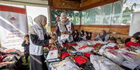 وكالة بيت مال القدس توزع كسوة العيد وتمنح هدايا للأطفال في قرى القدس