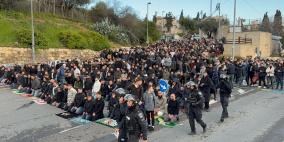 الاحتلال يمنع صلاة العيد في "الأقصى" والمصلون يؤدونها في محيطه وسط تضييق واعتداءات