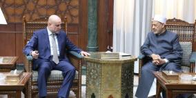 وفد القيادات الدينية الفلسطينية يبحث مع شيخ الأزهر سبل حماية المسجد الأقصى المبارك 