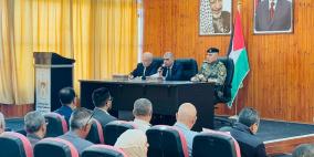 قلقيلية : المحافظ ووزير الأقتصاد الوطني يعقدان لقاء مفتوحا مع القطاعات الرسمية والاقتصادية والتجارية ويناقشان موضوع الرقابة على الاسعار وضبط السوق