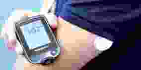 أميركا تقنن جهازا يقيس معدل السكر في الدم بدون وخز الإبر