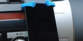 أضرار يسببها حامل الهاتف الخاص بالسيارة 