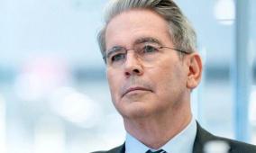 وزير الخزانة الأمريكي: لدينا موارد كافية لتمويل الهجمات على إيران