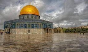 الاحتلال يغلق أبواب "الأقصى" لليوم الثالث بالتزامن مع فرض إغلاق على الضفة