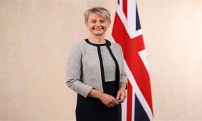 بريطانيا تعلن بدء إجلاء رعاياها من الشرق الأوسط عبر سلطنة عُمان