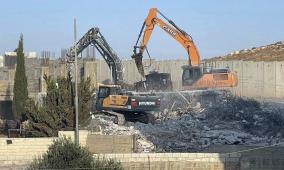 الاحتلال يهدم منشآت زراعية وسكنية في بادية يطا جنوب الخليل