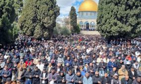 100 ألف مصل يؤدون صلاة الجمعة الثانية من رمضان في الأقصى