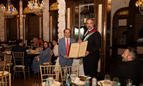 بلدية بيت لحم تمنح المواطنة الفخرية لرجل الأعمال الفلسطيني الأميركي فاروق الشامي 