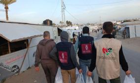 بنك فلسطين وجمعية عطاء فلسطين يوزعان وجبات إفطار للأسر المتضررة في غزة ضمن حملة "رمضان يجمعنا بالحب والعطاء"