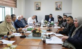 سلطة الأراضي تترأس اجتماع لجنة حماية أملاك الدولة والأراضي الوقفية وتقر إزالة تعديات في عدة محافظات