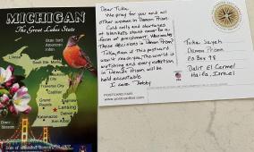 بالصور: إدارة سجن الدامون تمنع وصول ألف بطاقة بريدية للأسيرات