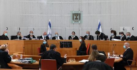 "المحكمة العليا" الإسرائيلية تجمد قرار الحكومة منع منظمات الإغاثة من العمل في غزة