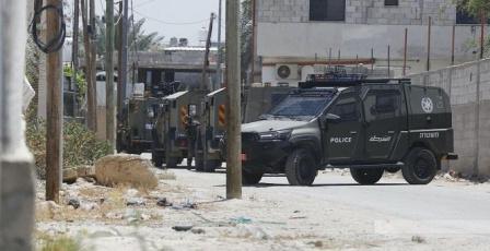 إصابات بالاختناق واعتقال مواطن خلال اقتحام الاحتلال قرية المغير