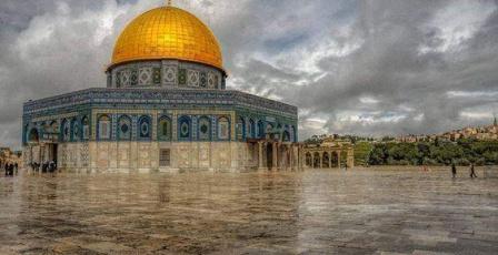 الاحتلال يغلق أبواب "الأقصى" لليوم الثالث بالتزامن مع فرض إغلاق على الضفة