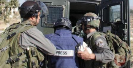 الاحتلال يعتقل الصحفي أحمد جلاجل من باحات المسجد الأقصى