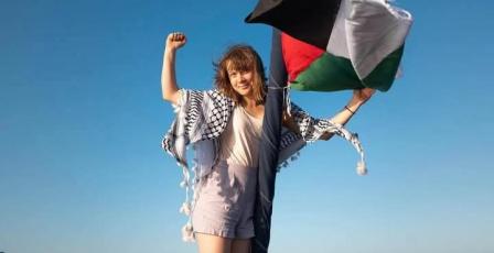 سفينة "مادلين" تقترب من غزة وسط تأهب إسرائيلي.. من أبرز الناشطين على متنها؟