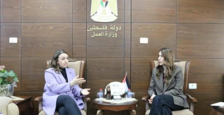 وزيرة العمل تبحث مع SPARK وFlow تطوير سياسات وطنية لتعزيز الريادة والاقتصاد الأخضر.