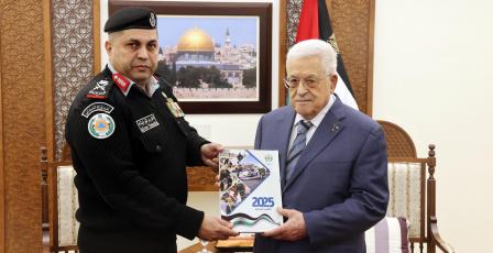 الرئيس عباس يتسلم التقرير السنوي للدفاع المدني لعام 2025