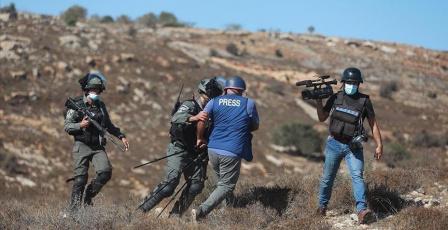 122 انتهاكا بحق الصحفيين الفلسطينيين خلال شباط 2026